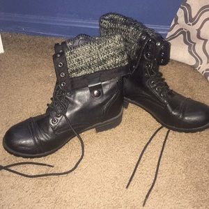 Combat boots